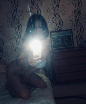 У меня нежный и опытный нрав, и я знаю, как удовлетворить самые смелые фантазии. Я креативная и игривая, всегда рада новым приключениям. Живу и работаю в Москве, готова оказать мои услуги по вызову или в собственном уютном апартаменте. У меня много возможностей для тебя: эротический массаж, стриптиз, ролевые игры и многое другое. Не веришь? Посмотри на мои отзывы и фото, и ты поймешь, что я настоящая находка. Я жду звонка от тебя, чтобы устроить нашу незабываемую встречу. 💋 Дарья